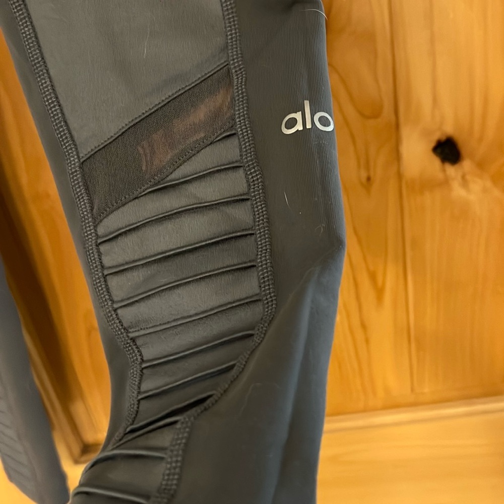 Like new  Alo leggings